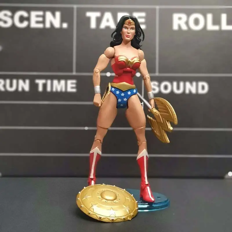 kf S3d18059845e74c10a468431bd12770fag Marvel animation peripheral new Wonder Woman with weapon base accessories joints movable creative doll hand model - Amazing Yamaguchi Store